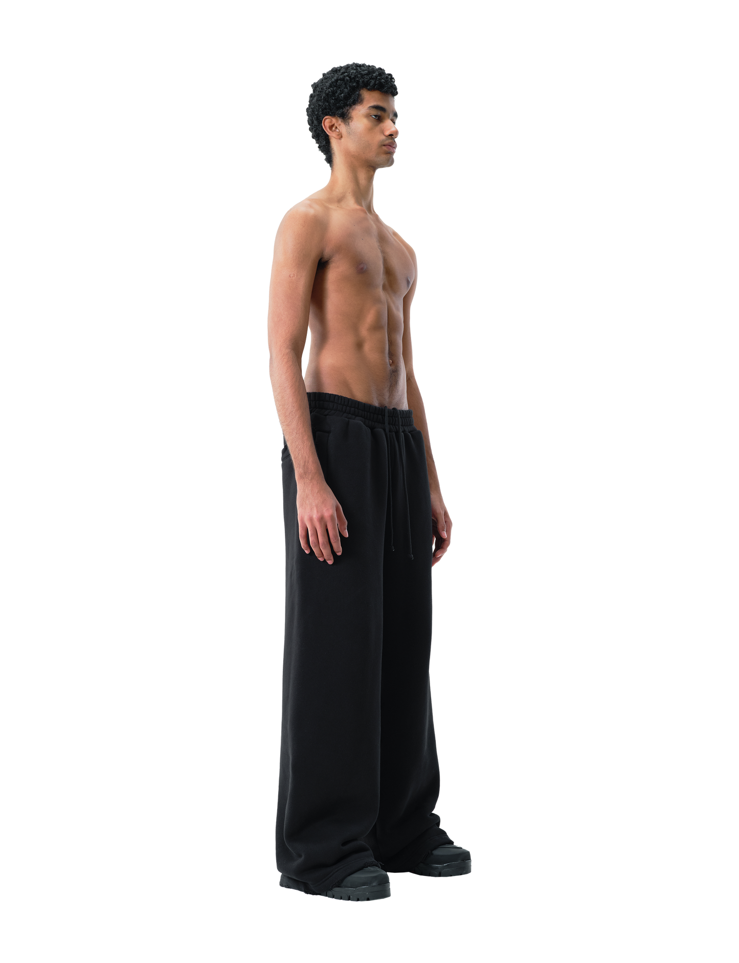 BLACK DISTRESSED SWEATPANTS
