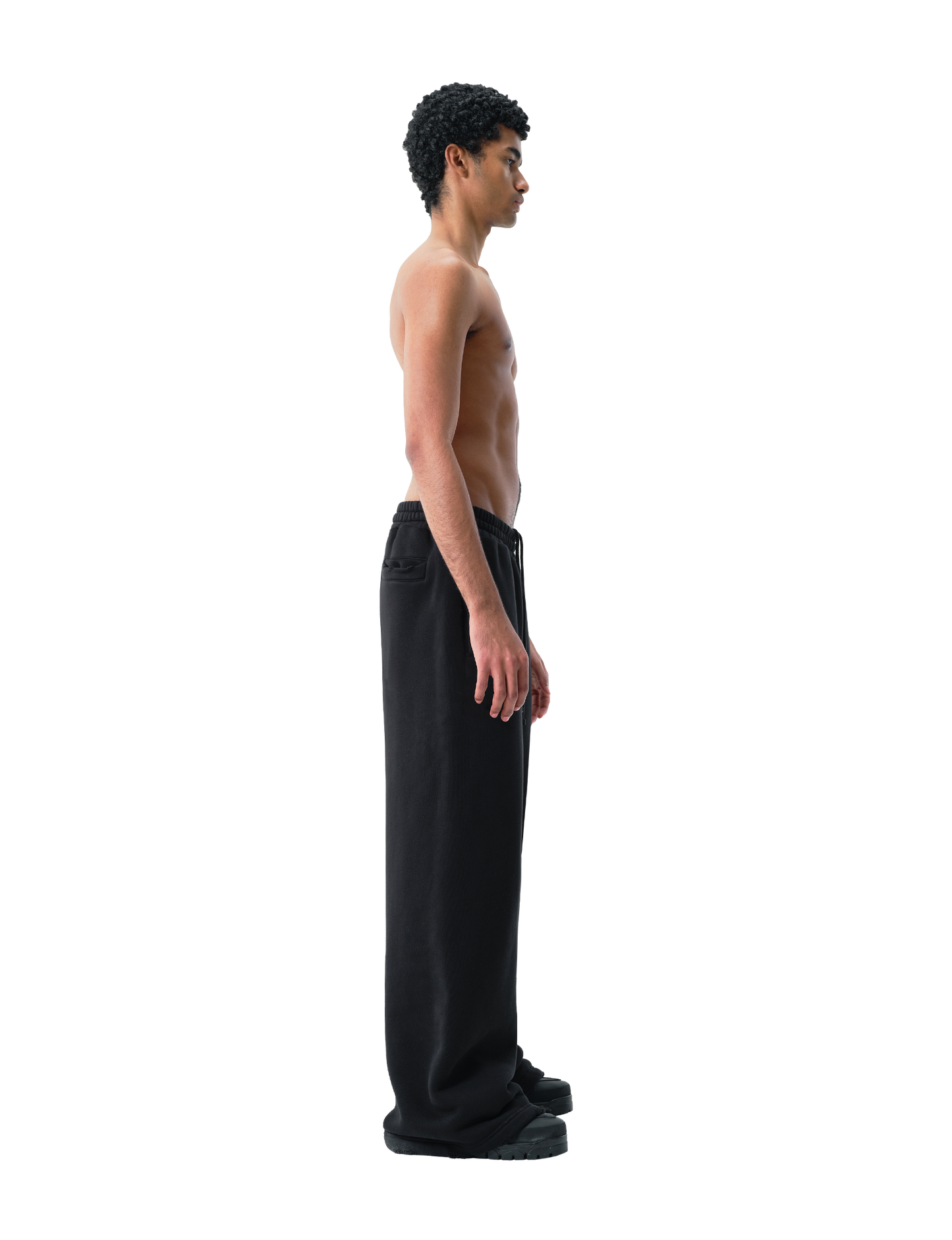 BLACK DISTRESSED SWEATPANTS