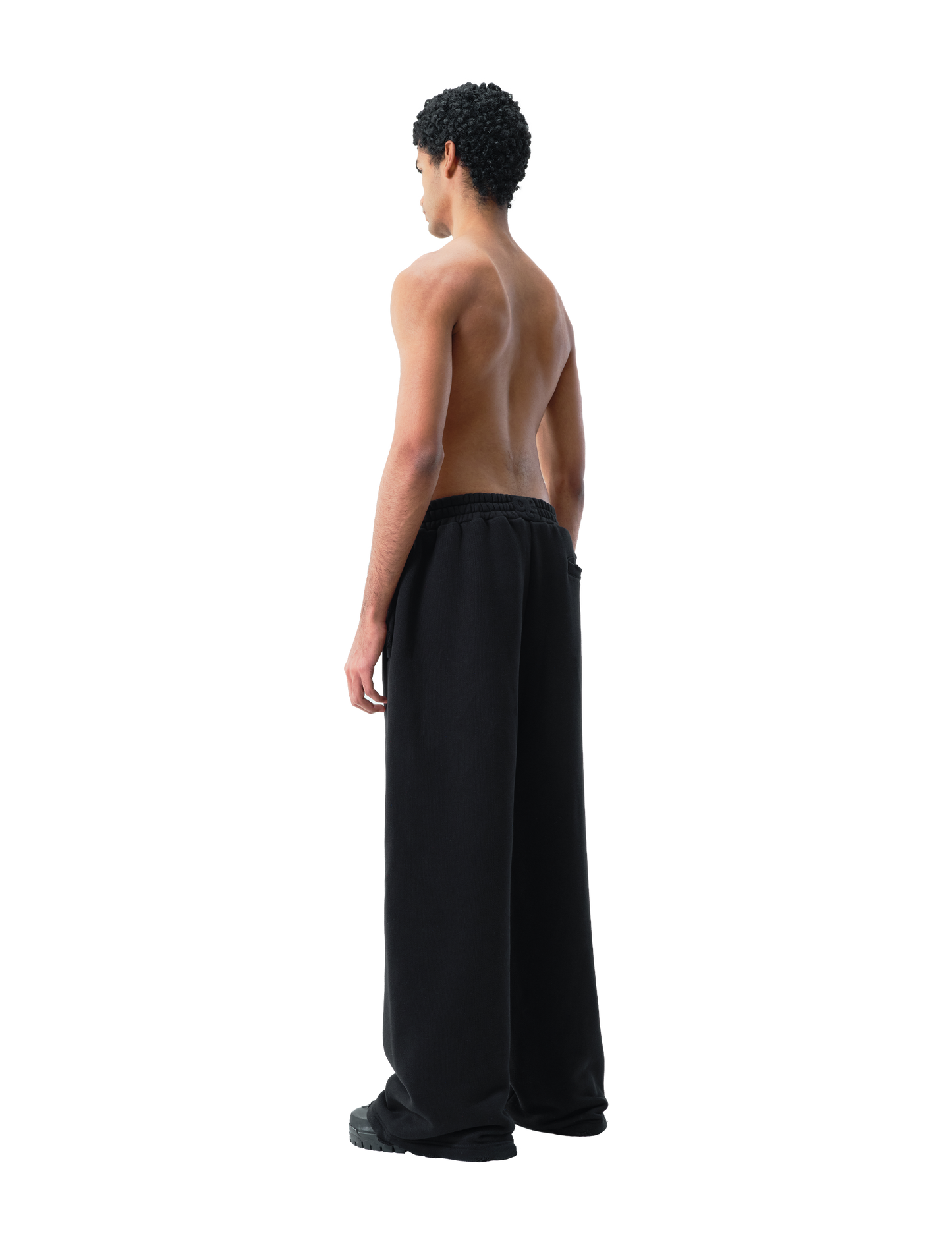 BLACK DISTRESSED SWEATPANTS