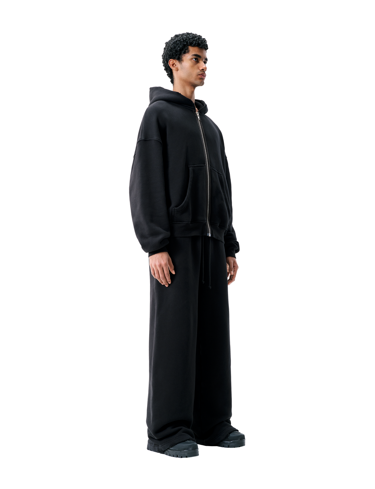 BLACK DISTRESSED ZIP-HOODIE
