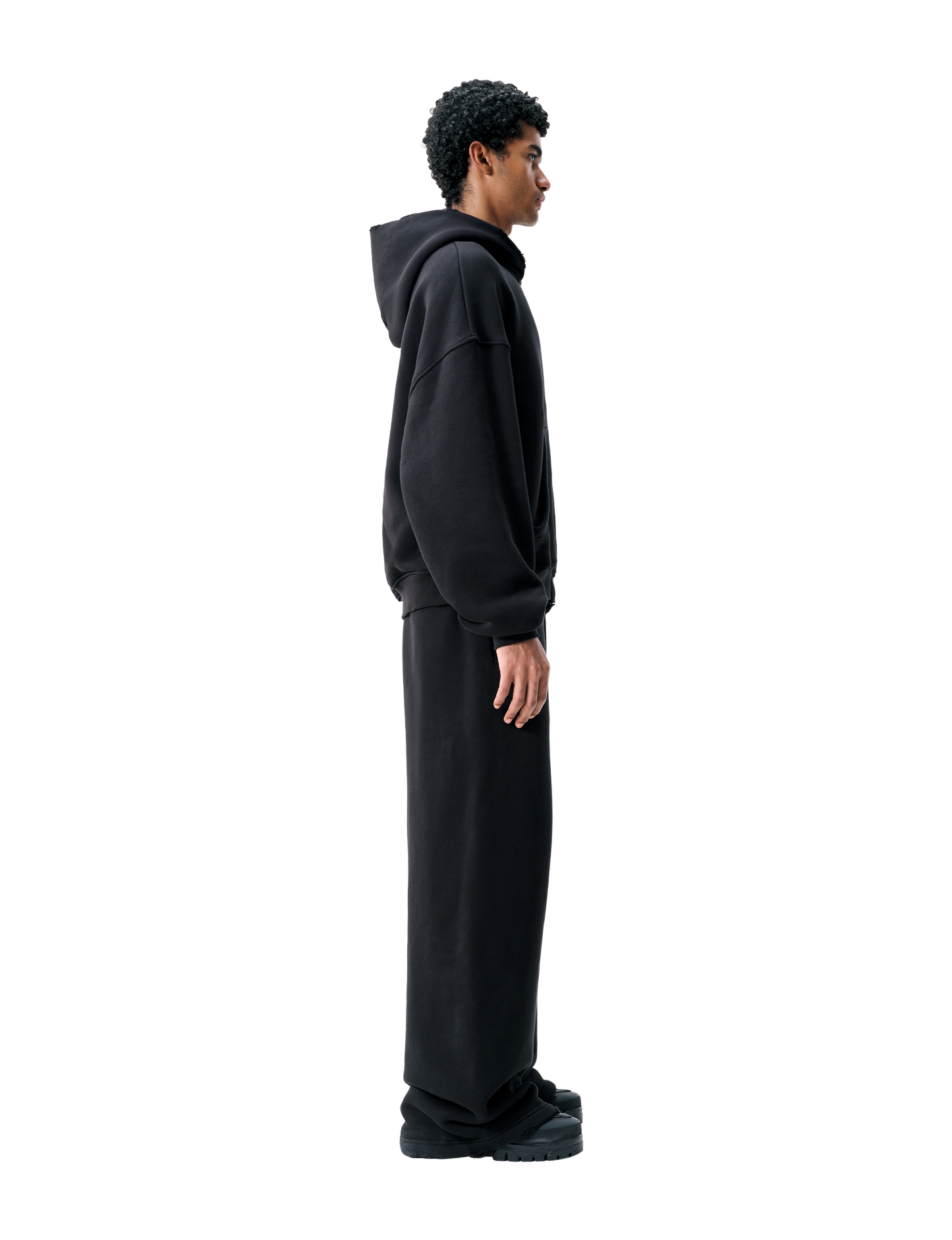 BLACK DISTRESSED ZIP-HOODIE