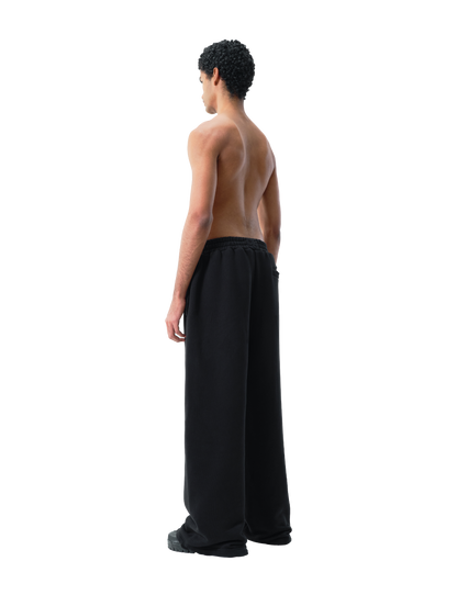 BLACK DISTRESSED SWEATPANTS